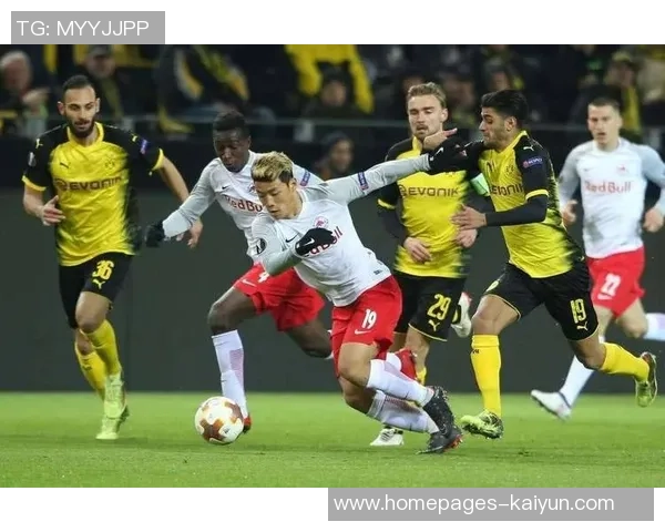 利加大学与圣保罗的激烈对决揭示了足球战术的博弈与球队实力的较量 利加大学与圣保罗的激烈对决揭示了足球战术的博弈与球队实力的较量