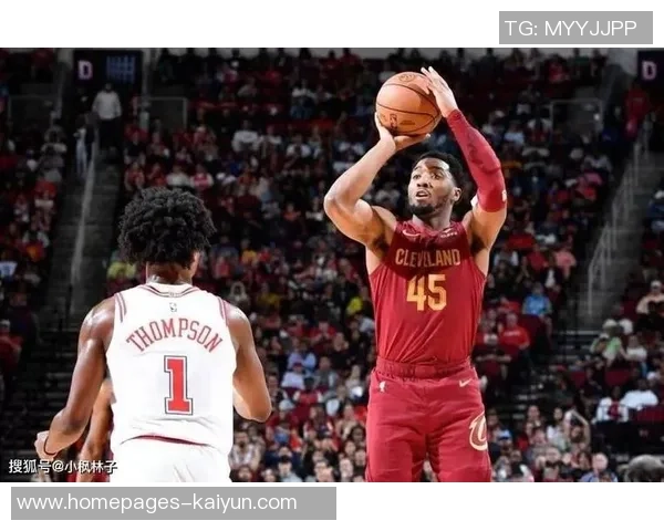 多诺万米切尔带领球队冲击季后赛展现超凡实力与领导魅力